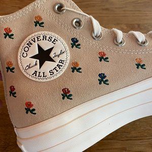 Converse Chuck Taylor All Star Lift Platform Embroidered Roses